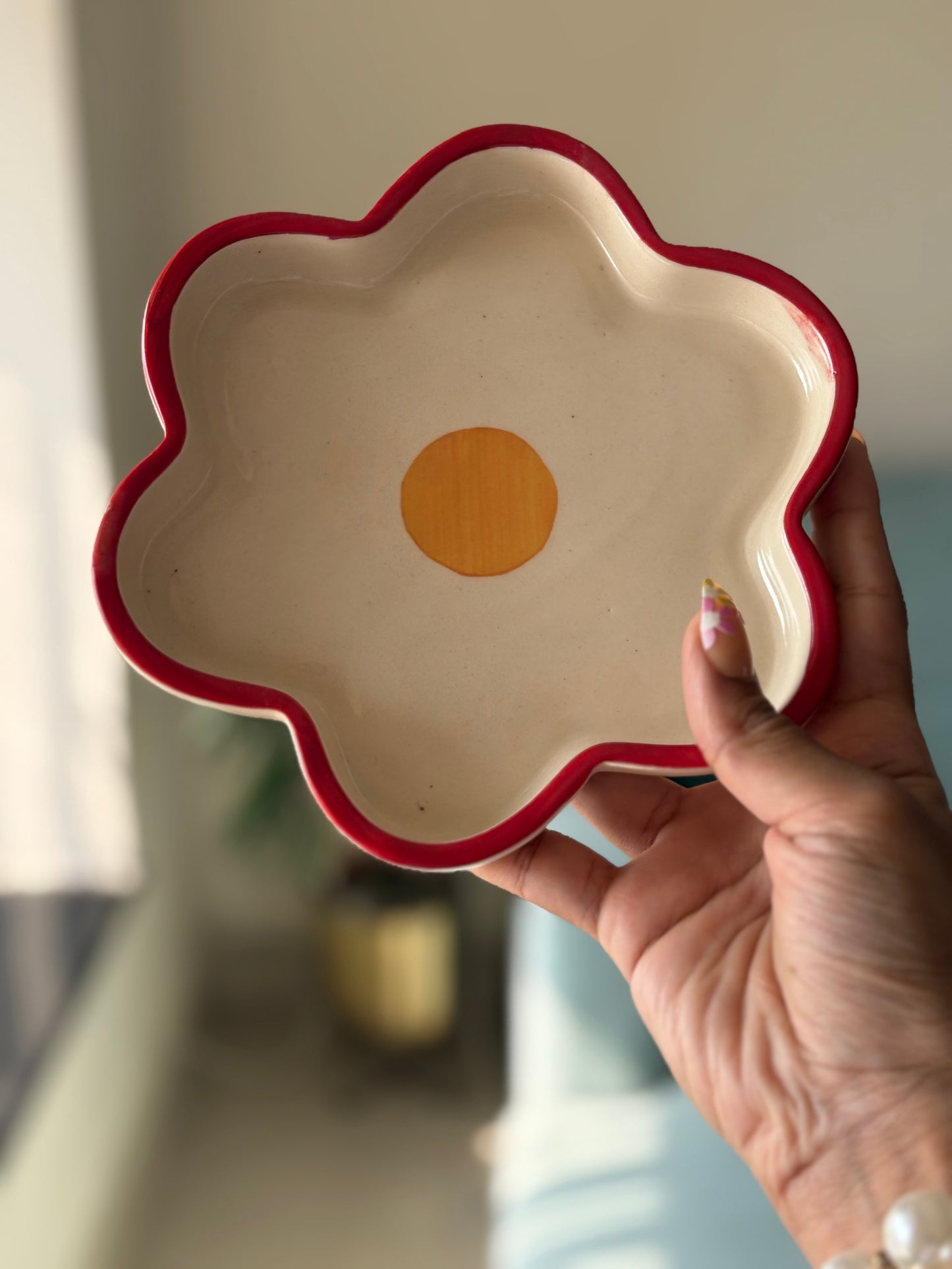 Bloom Petite Plate – Cute Flower-Shaped Dish for Snacks & Desserts