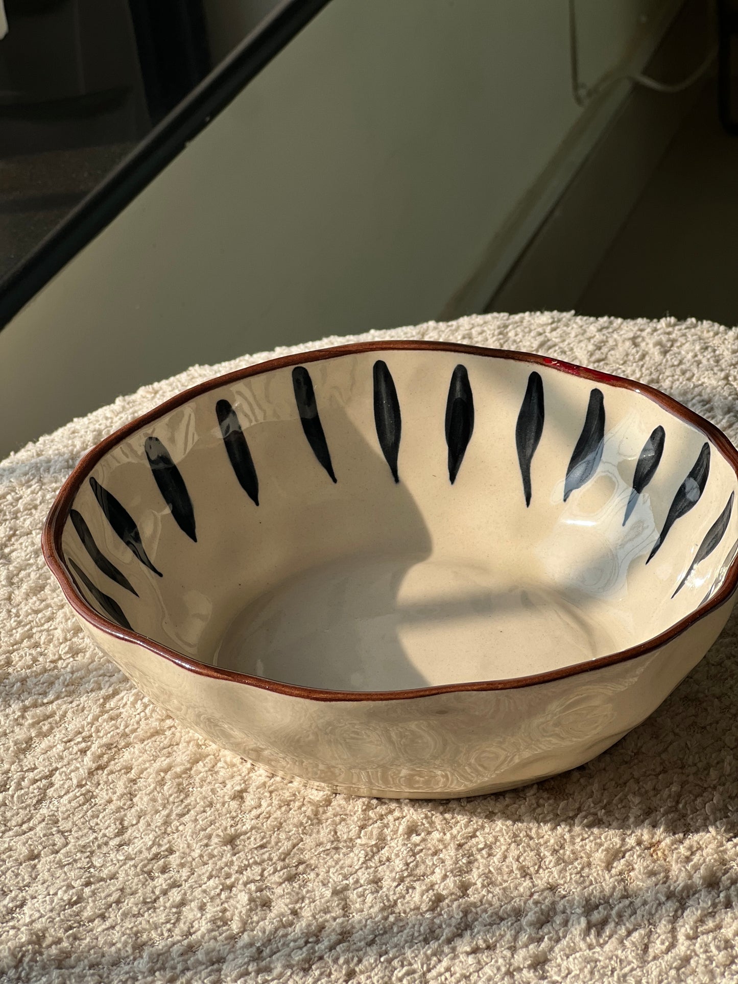 Artful Serve Medium Bowl – Abstract Design