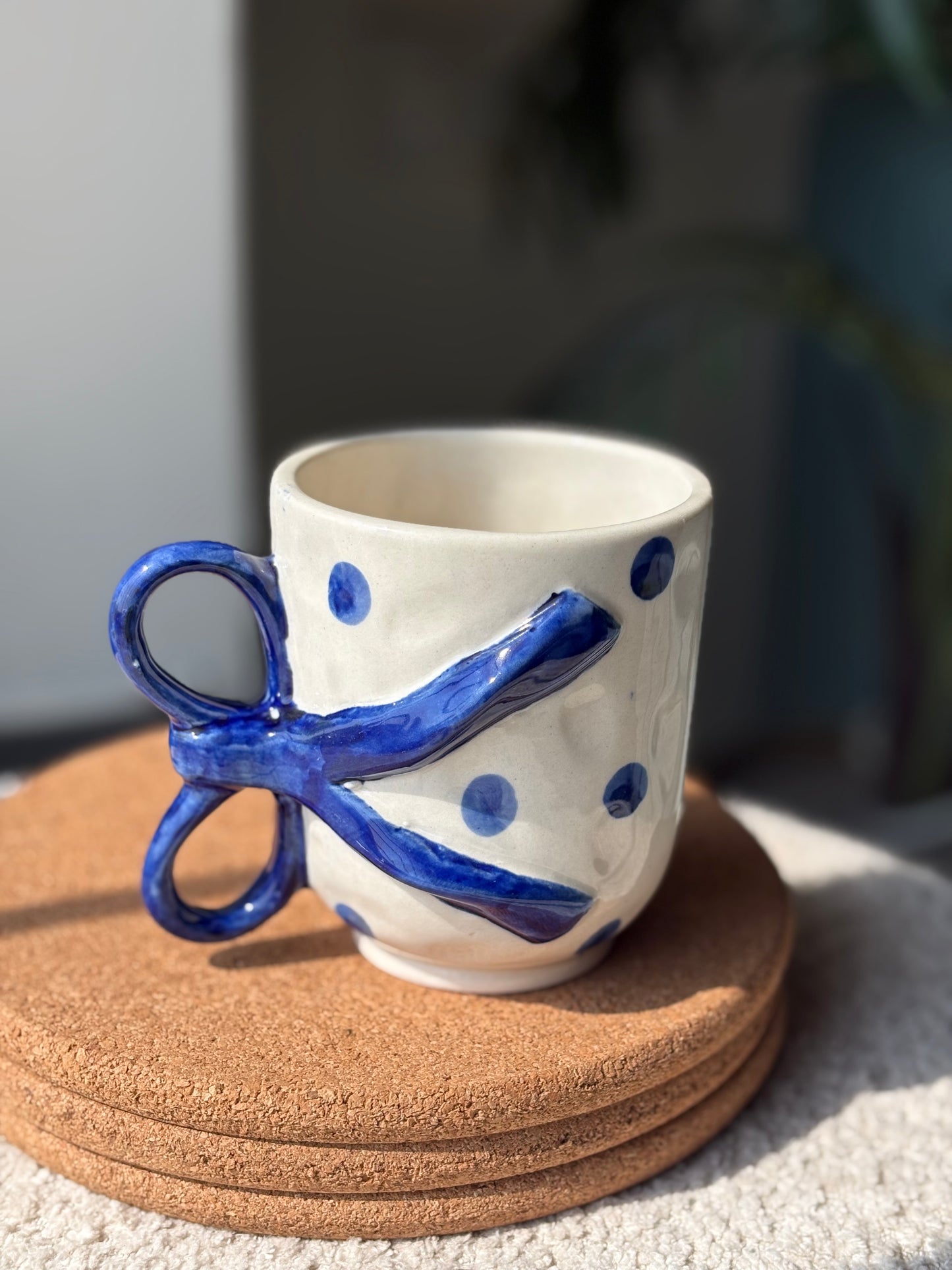 Bow Handle Ceramic Mug – Cute Handmade Coffee Cup for Moms & Gifting