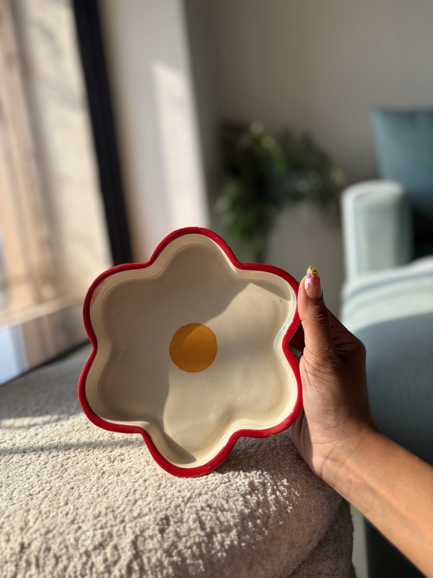 Bloom Petite Plate – Cute Flower-Shaped Dish for Snacks & Desserts