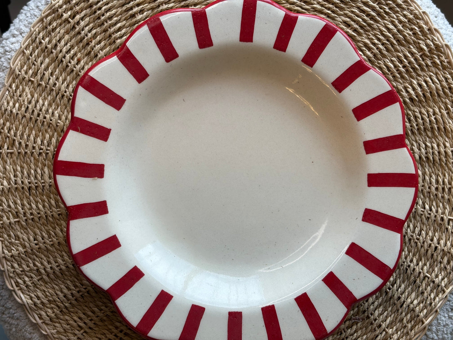 La Dolce Vita Pasta Deep Dish Plate Set (White with Red & White Stripes, Scalloped Edges) – Set of 2