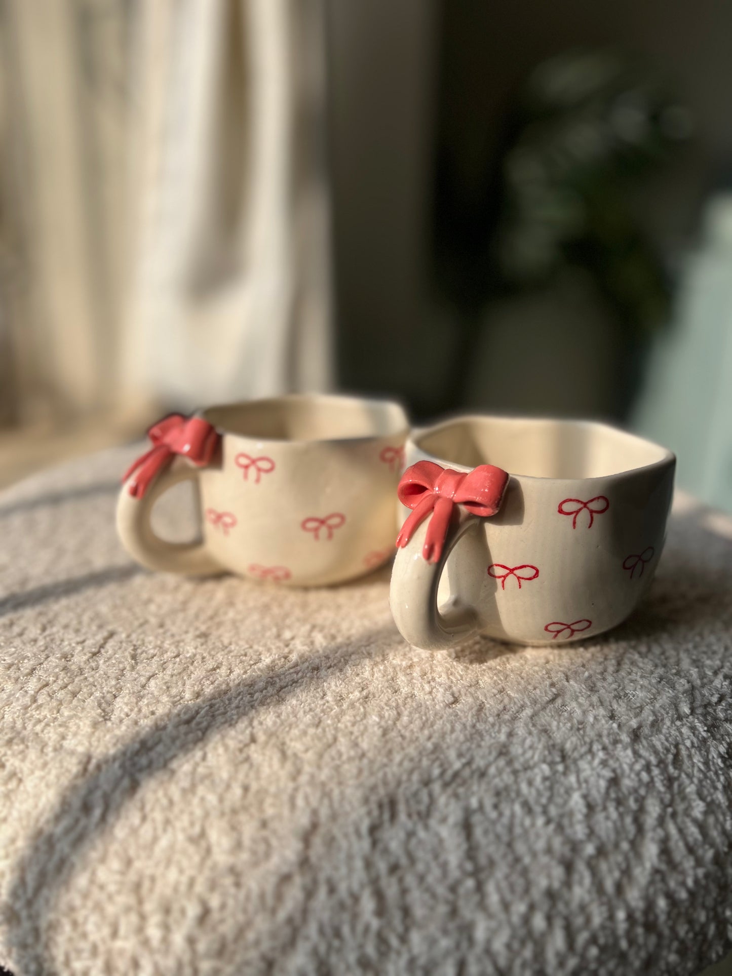 3D Pink Bow Mug – Hand-Painted Ceramic Mug with Raised Bow Design – A Perfect Blend of Style and Function