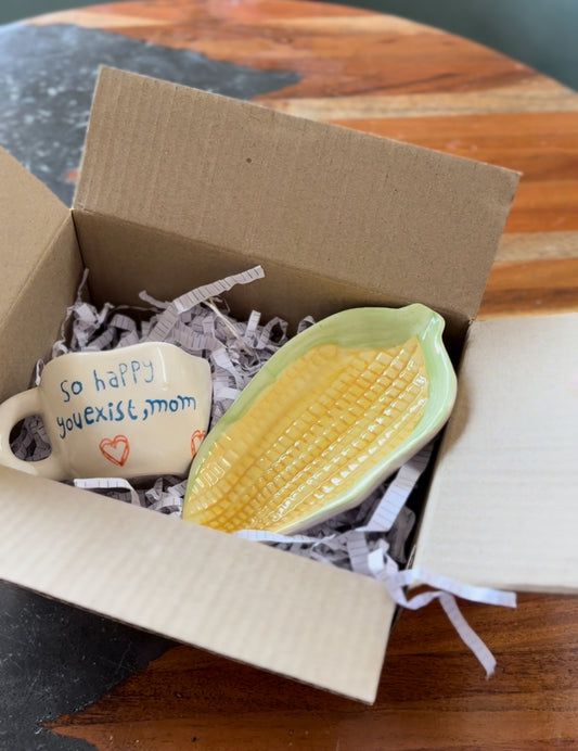 🌽☕ Mom’s Comfort Set – Handmade Mug & Corn-Shaped Snack Plate