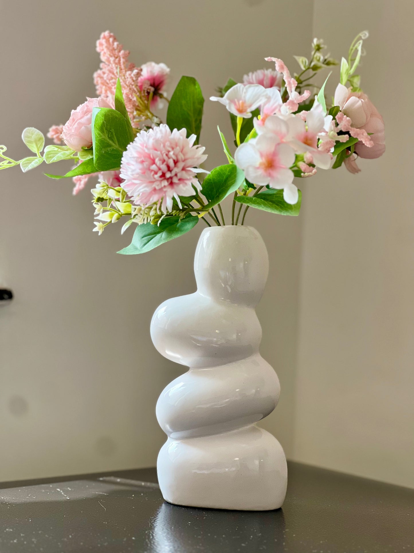 White Pebble Vase (7-inch) – Handcrafted Clay Decor