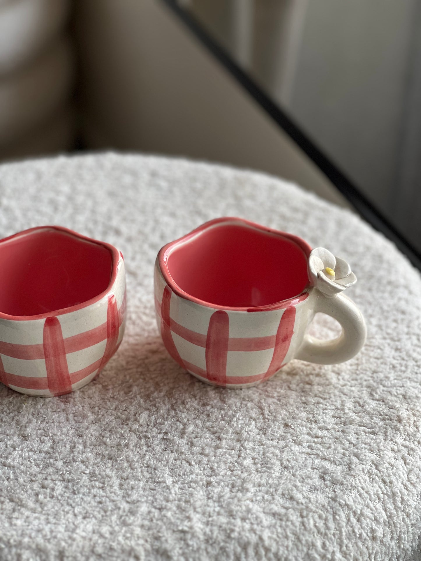 3D Pink Daisy Gingham Mug – Hand-Painted Ceramic Mug with Raised Daisy Design