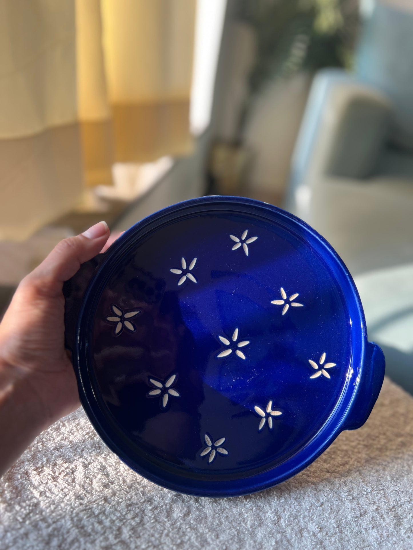 Blue daisy platter