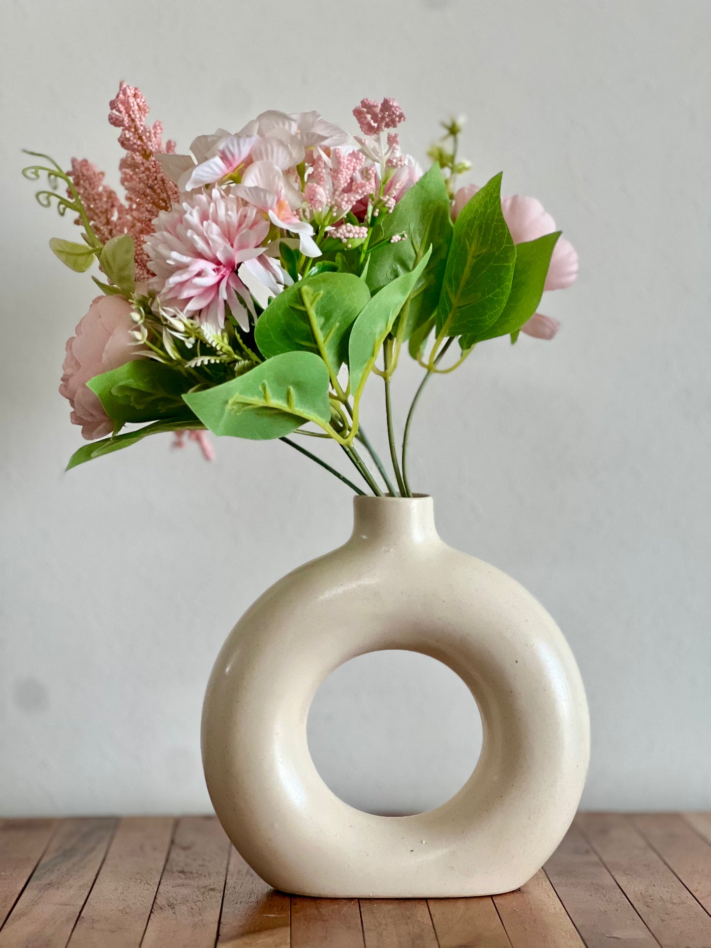 Donut Vase- 6 Inch